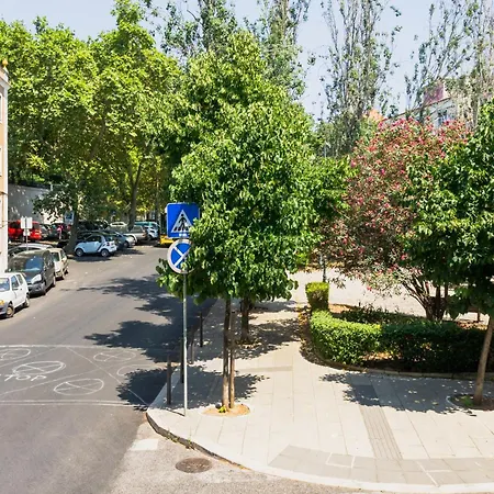 Duplex In Marques De Pombal Лиссабон