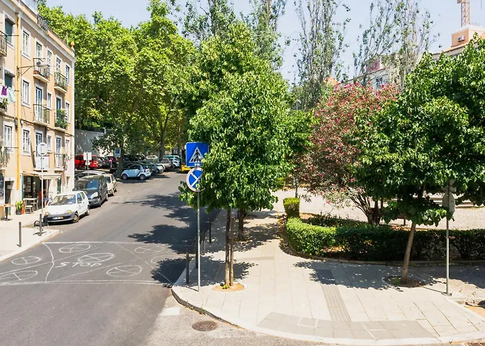 Duplex In Marques De Pombal Lizbona